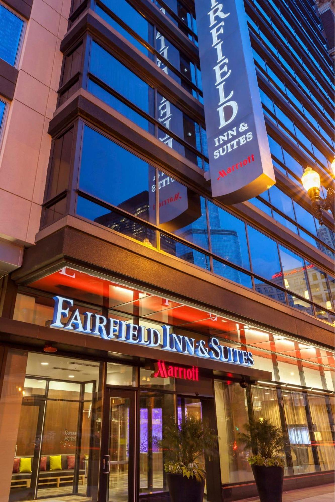 Fairfield Inn And Suites Chicago Downtown-River North Exterior foto