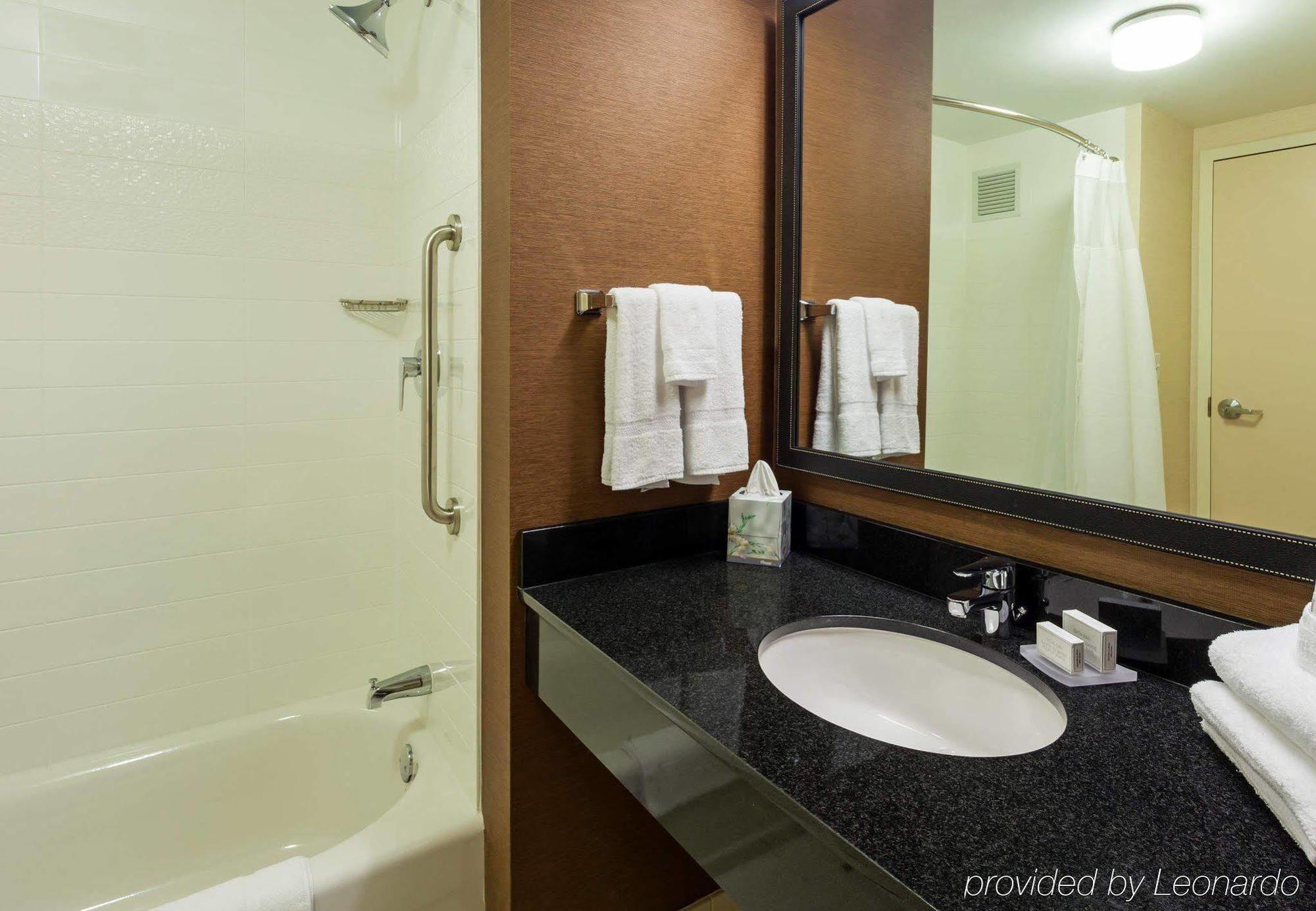 Fairfield Inn And Suites Chicago Downtown-River North Exterior foto